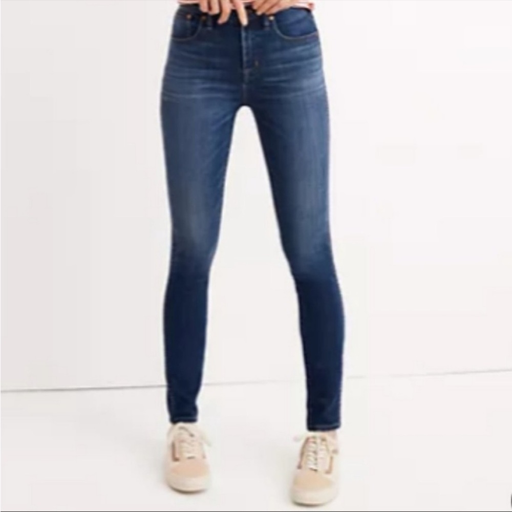 Madewell 10” high rise skinny jeans in Danny wash.